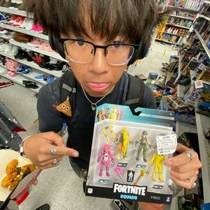 Meet your Posher, Derick